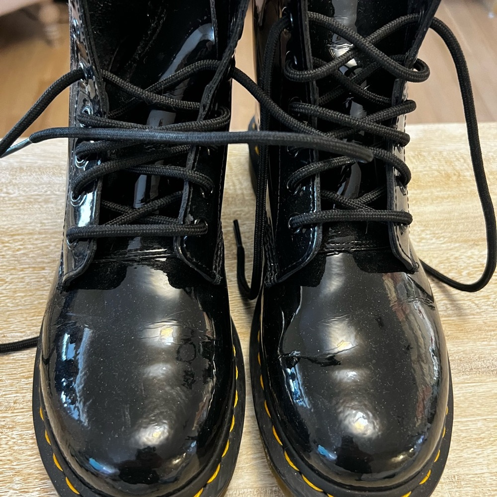 Doc Martens- black patent